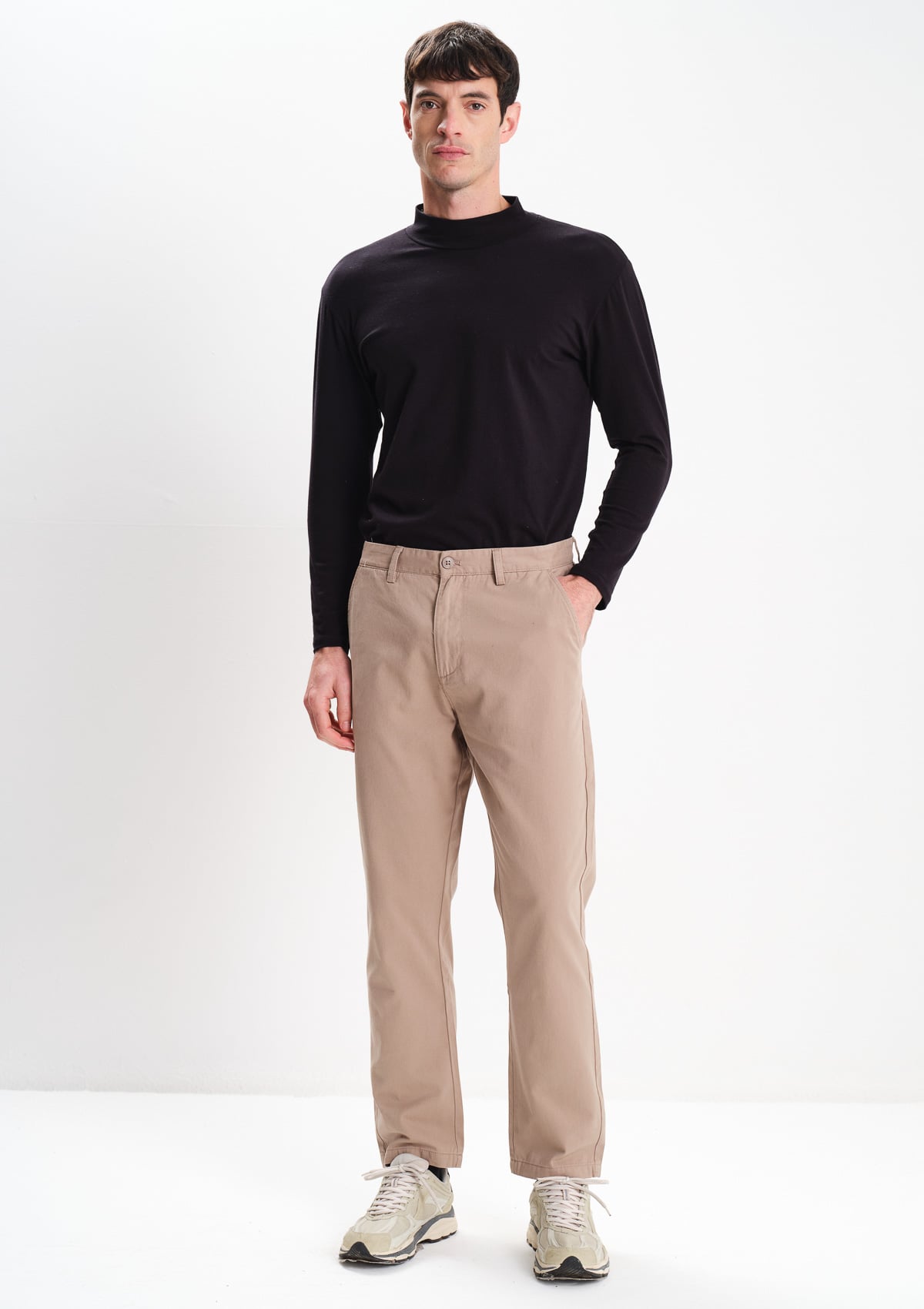 PANTALÓN CHINO
